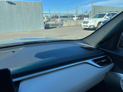 Used 2025 Genesis G70 2.5T image 35