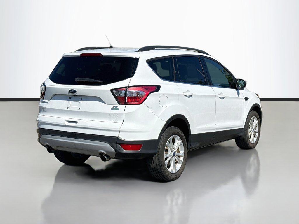 Used 2018 Ford Escape SE FWD image 7