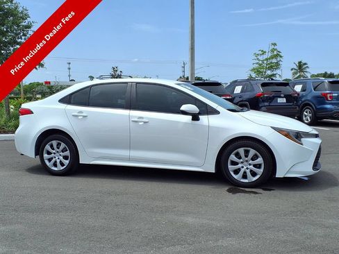 Used 2024 Toyota Corolla LE FWD image 9