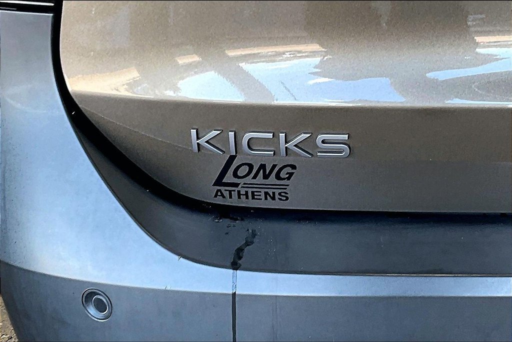 Used 2025 Nissan Kicks SV FWD image 7