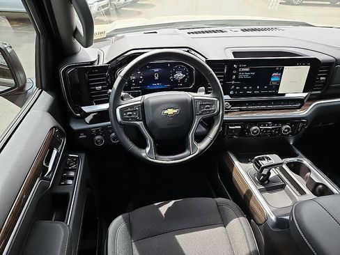 New 2026 Chevrolet Silverado 1500 LT w/ Z71 Off-Road Package AWD/4WD image 12