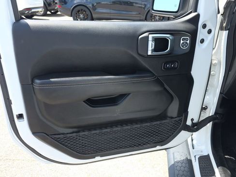Used 2021 Jeep Wrangler Unlimited Sahara AWD/4WD image 11