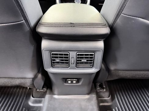Used 2019 Toyota RAV4 XLE Premium FWD image 22