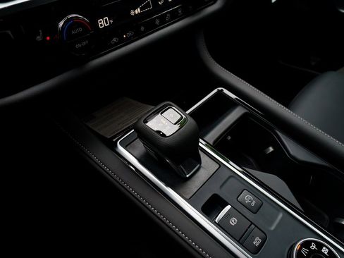 New 2025 Nissan Pathfinder SL image 17