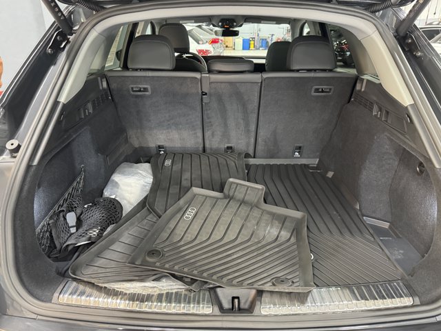 Used 2025 Audi Q5 Premium w/ Convenience Package AWD/4WD image 35