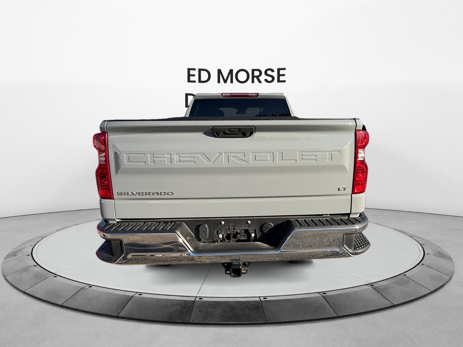 Used 2024 Chevrolet Silverado 1500 LT AWD/4WD image 4
