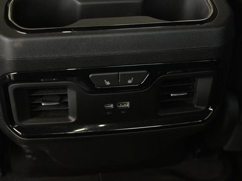 Used 2024 GMC Sierra 2500 AT4 image 37