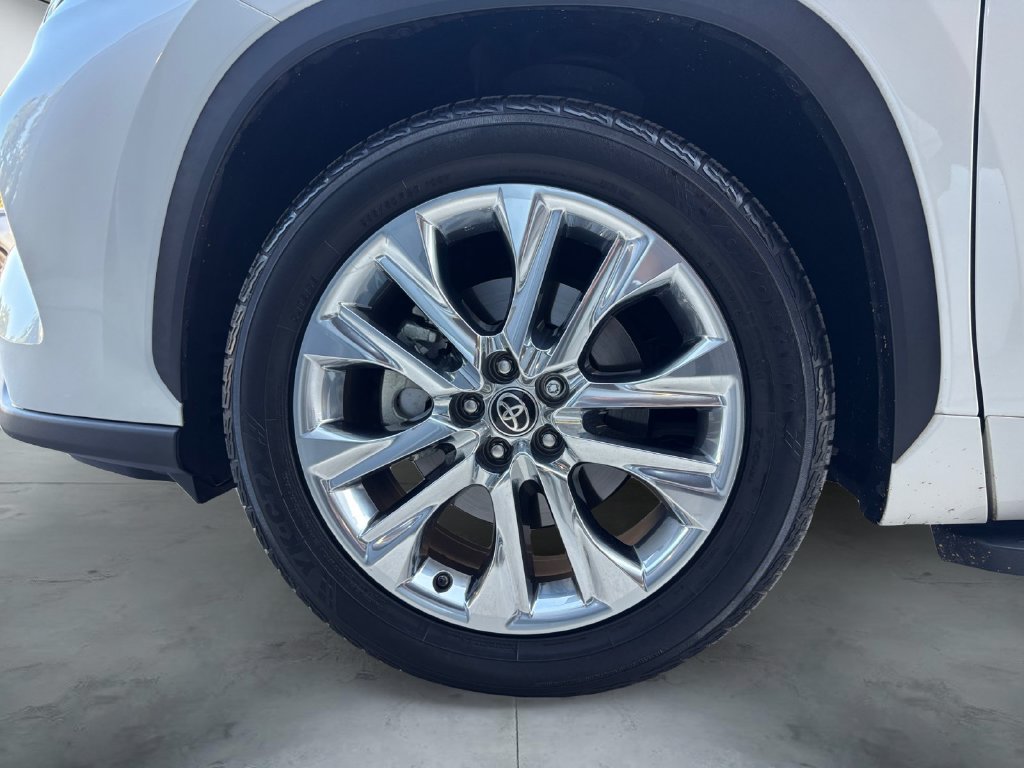 Used 2020 Toyota Highlander Limited FWD image 14