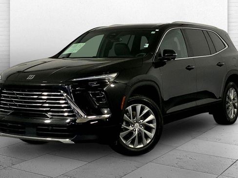 Used 2025 Buick Enclave Preferred FWD image 12