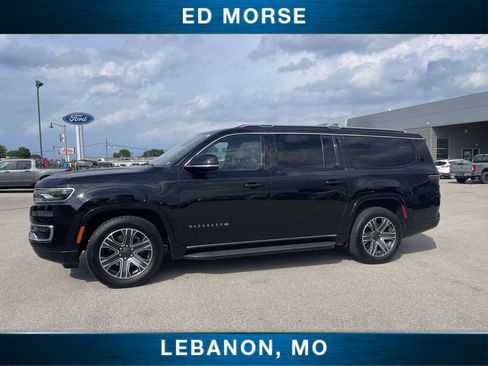 Used 2024 Jeep Wagoneer L Series II AWD/4WD image 10