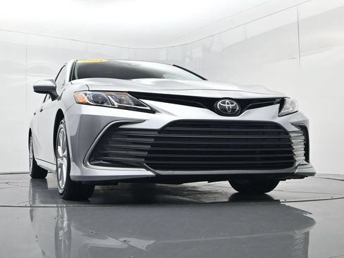 Used 2024 Toyota Camry LE AWD/4WD image 43