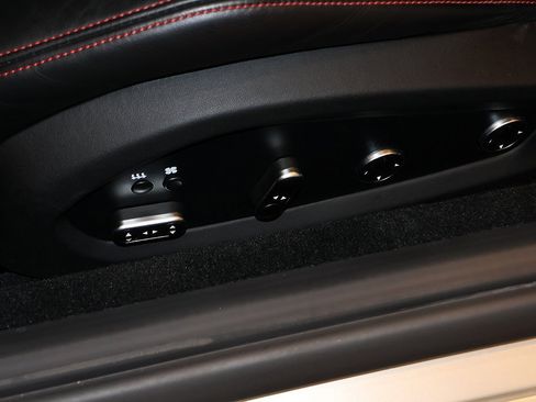 Certified 2018 Ferrari GTC4Lusso V12 image 76