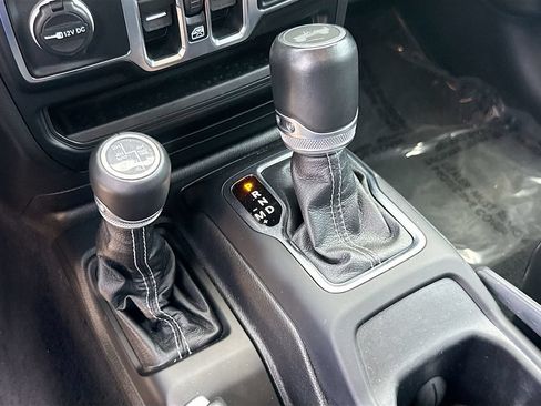 Used 2023 Jeep Wrangler Unlimited Sahara w/ Cold Weather Group AWD/4WD image 18