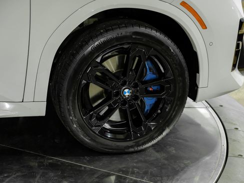 Used 2025 BMW X2 xDrive28i w/ M Sport Package AWD/4WD image 60