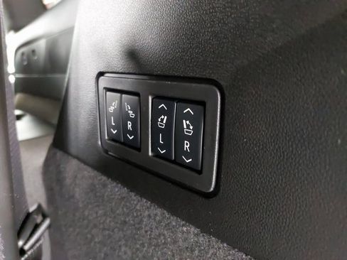 Used 2025 Cadillac Lyriq Sport image 16