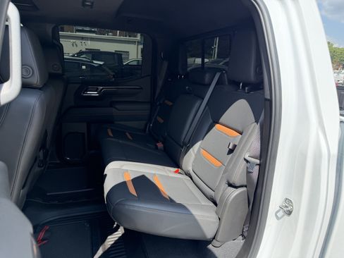 Used 2025 GMC Sierra 1500 AT4 w/ AT4 Premium Package AWD/4WD image 11