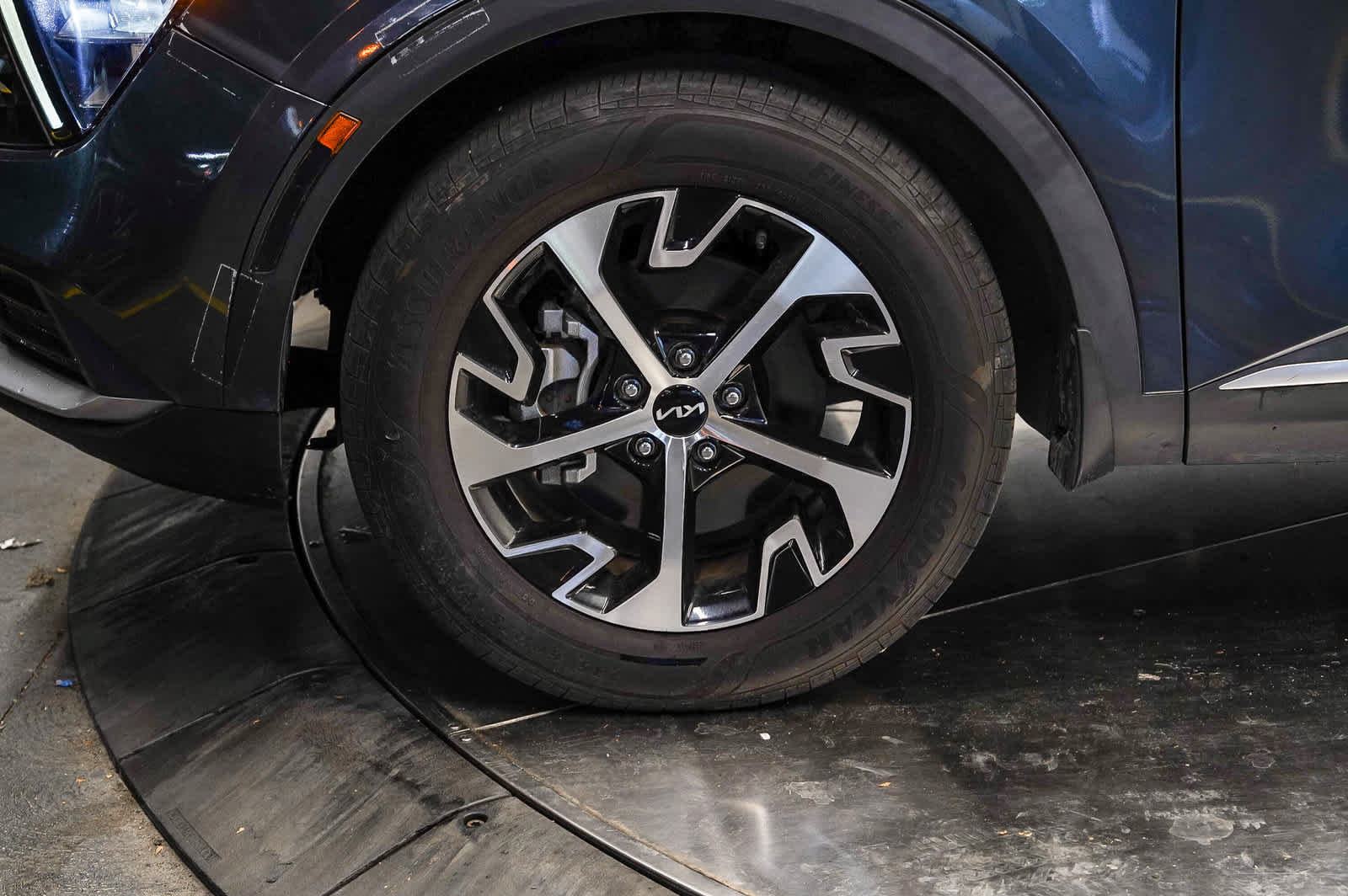 Used 2023 Kia Sportage EX FWD image 9