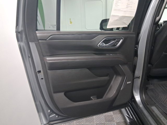Used 2021 Chevrolet Suburban RST w/ Luxury Package AWD/4WD image 16