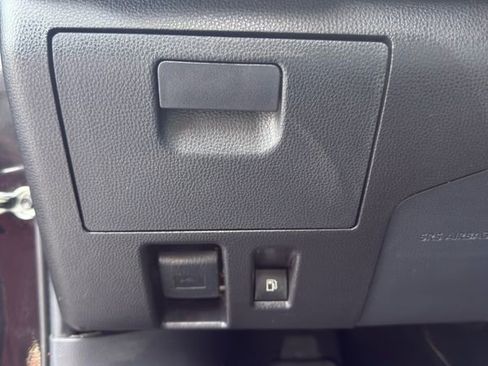 Used 2021 Toyota Highlander XLE image 19