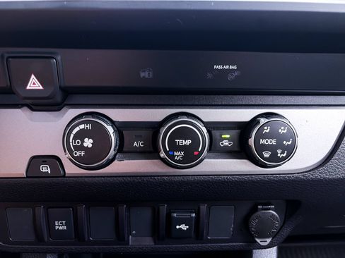 Used 2023 Toyota Tacoma SR w/ SR Convenience Package RWD image 21