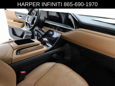 Used 2025 INFINITI QX80 Sensory AWD/4WD image 34
