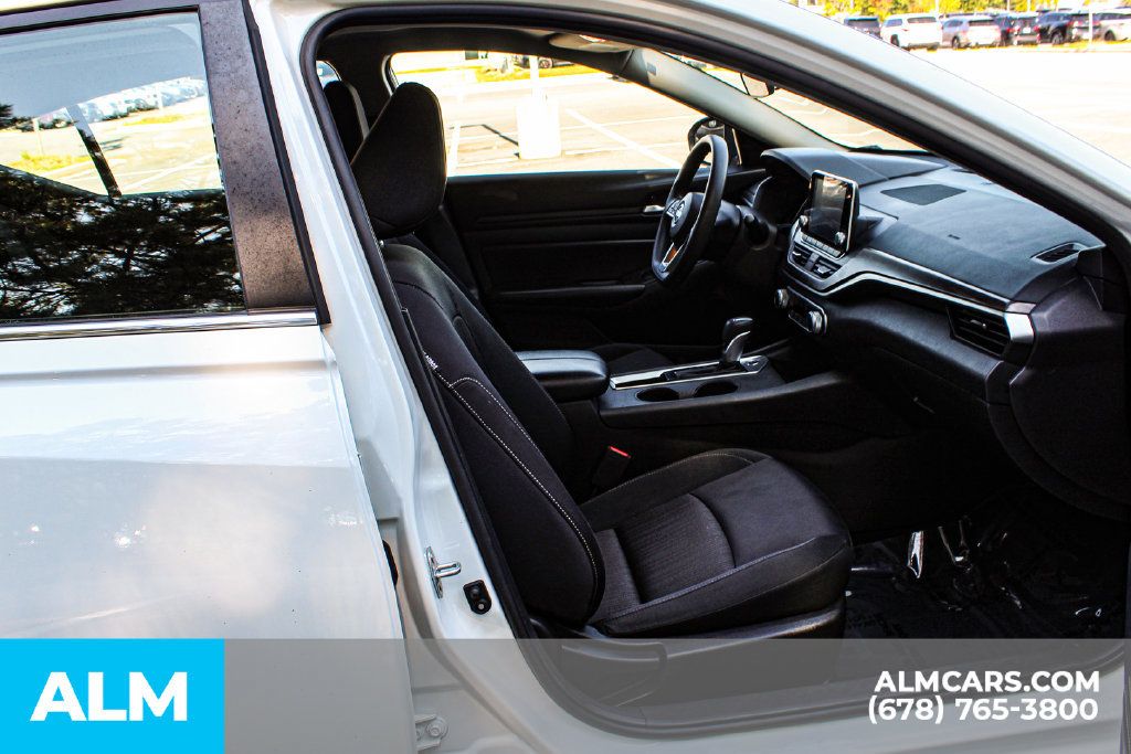 Used 2025 Nissan Altima 2.5 SV FWD image 20