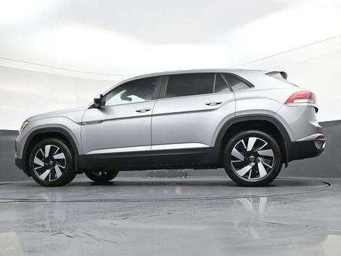 Used 2024 Volkswagen Atlas Cross Sport SE image 36