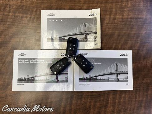 Used 2013 Chevrolet Volt Premium w/ Premium Trim Package FWD image 2