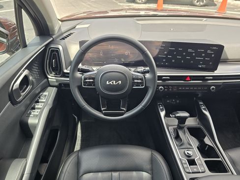 Used 2024 Kia Sorento S w/ Panoramic Sunroof Package FWD image 13