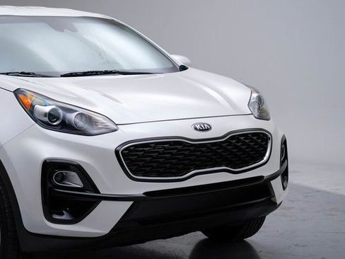 Used 2022 Kia Sportage LX image 12