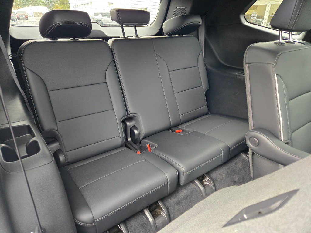 Certified 2025 Buick Enclave Preferred FWD image 12