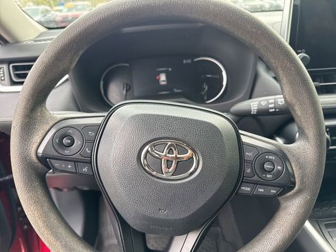 Used 2023 Toyota RAV4 LE image 6