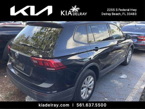 Used 2020 Volkswagen Tiguan S image 2