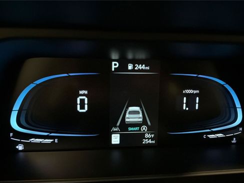 Certified 2026 Hyundai Elantra SE FWD image 14