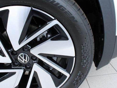 New 2025 Volkswagen Atlas SEL image 75