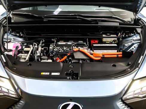 Used 2023 Lexus RZ 450e Premium image 12