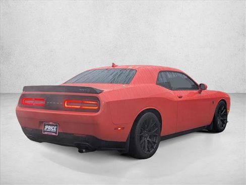 Used 2016 Dodge Challenger SRT Hellcat RWD image 5