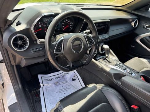 Used 2016 Chevrolet Camaro LT RWD image 11