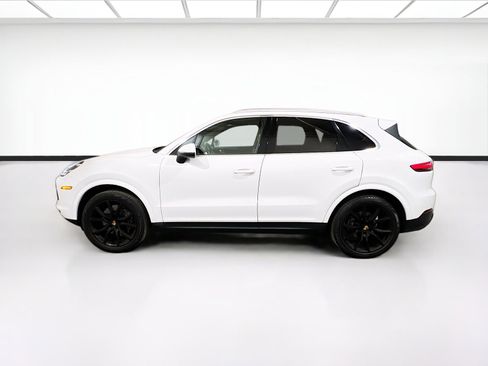 Used 2021 Porsche Cayenne image 25