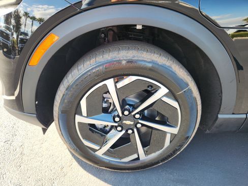 New 2026 Chevrolet Equinox EV LT image 4