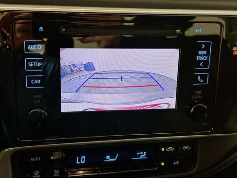 Certified 2018 Toyota Corolla SE image 13