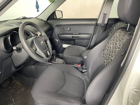 Used 2010 Kia Soul + FWD image 2