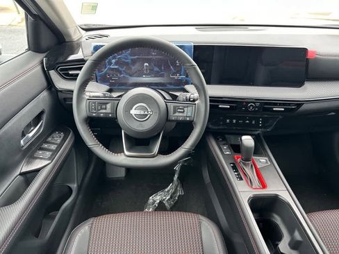 New 2025 Nissan Kicks SR FWD image 7