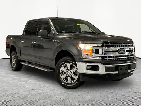 Used 2018 Ford F150 XLT w/ Equipment Group 302A Luxury AWD/4WD image 3