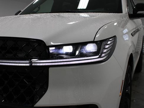 New 2026 Lincoln Navigator Reserve w/ Jet Appearance Package image 60