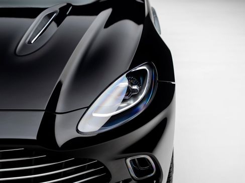 Used 2023 Aston Martin DBX image 10