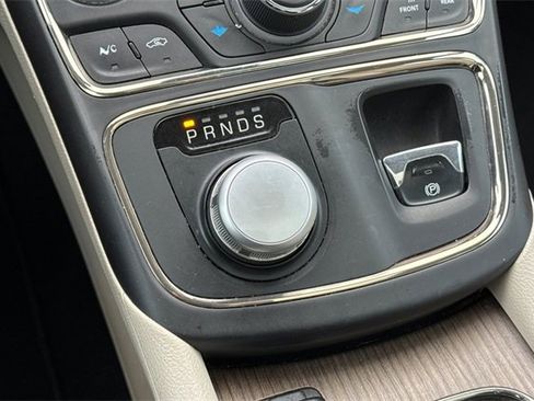 Used 2016 Chrysler 200 C w/ Premium Group image 27