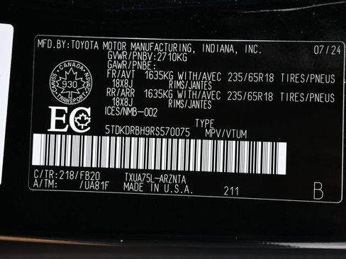 Used 2024 Toyota Highlander LE AWD/4WD image 40