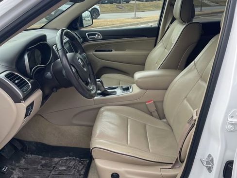 Used 2018 Jeep Grand Cherokee Overland image 5