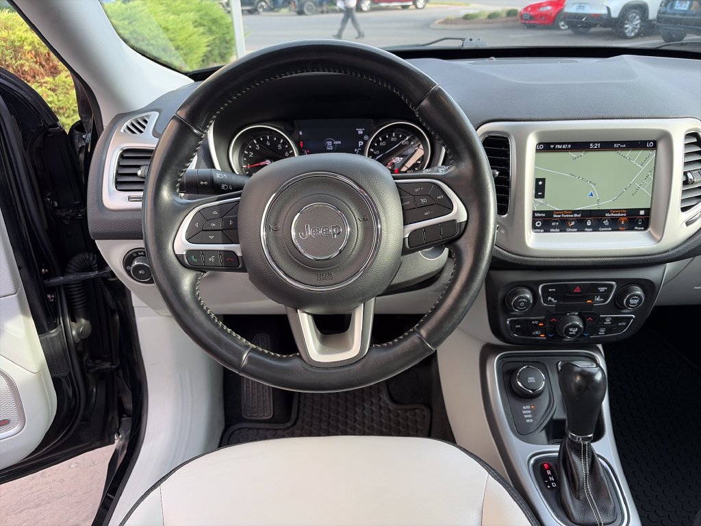 Used 2018 Jeep Compass Latitude w/ Popular Equipment Group AWD/4WD image 27